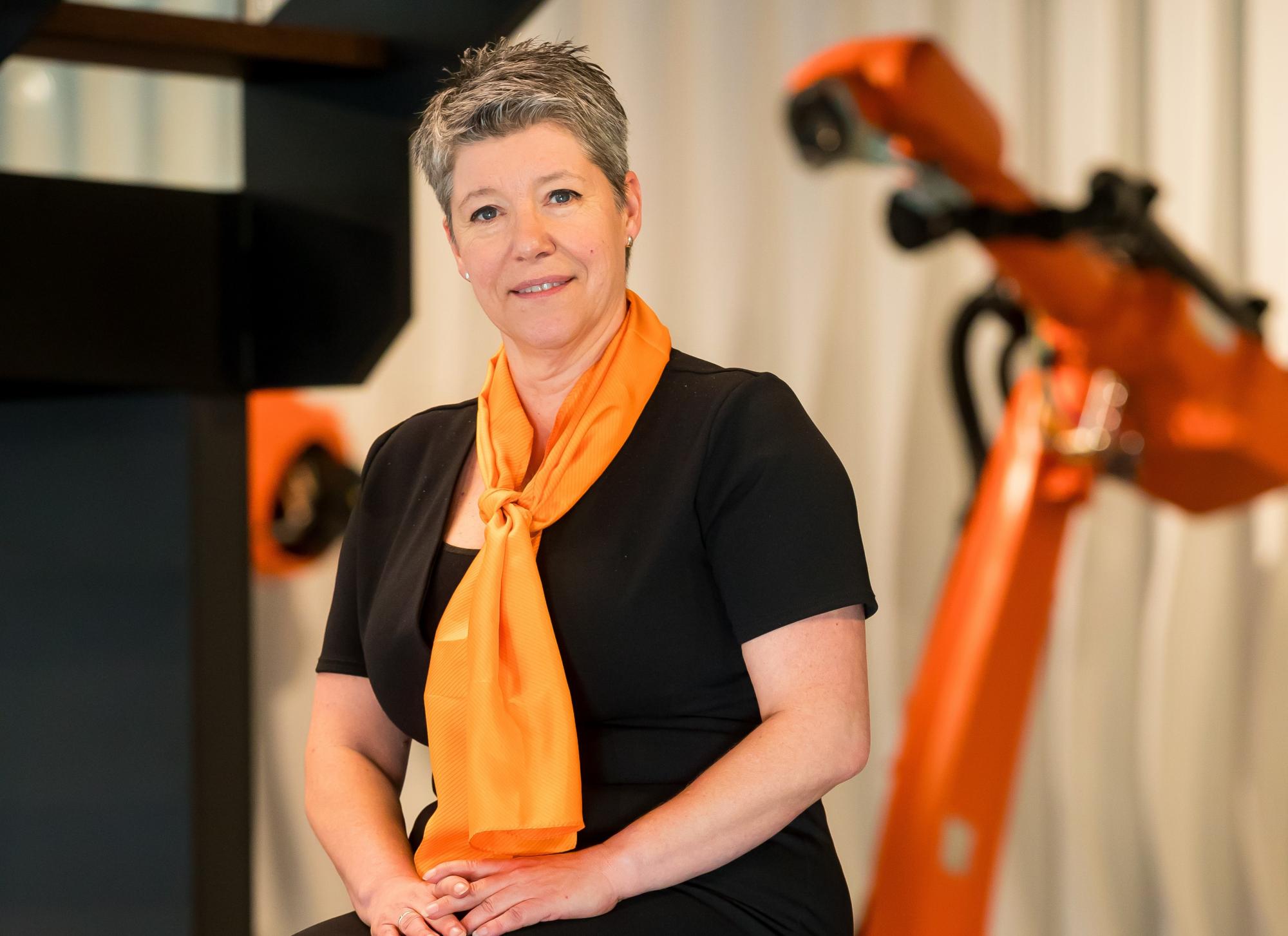 Karlijn Van Briel (KUKA): “Leiderschap betekent mensen meenemen in ...